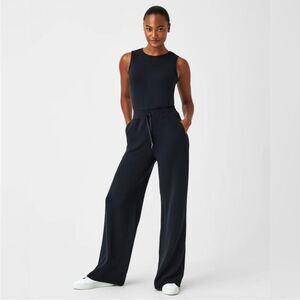 SPANX AirEssentials Sleeveless Jumpsuit in Black size Small